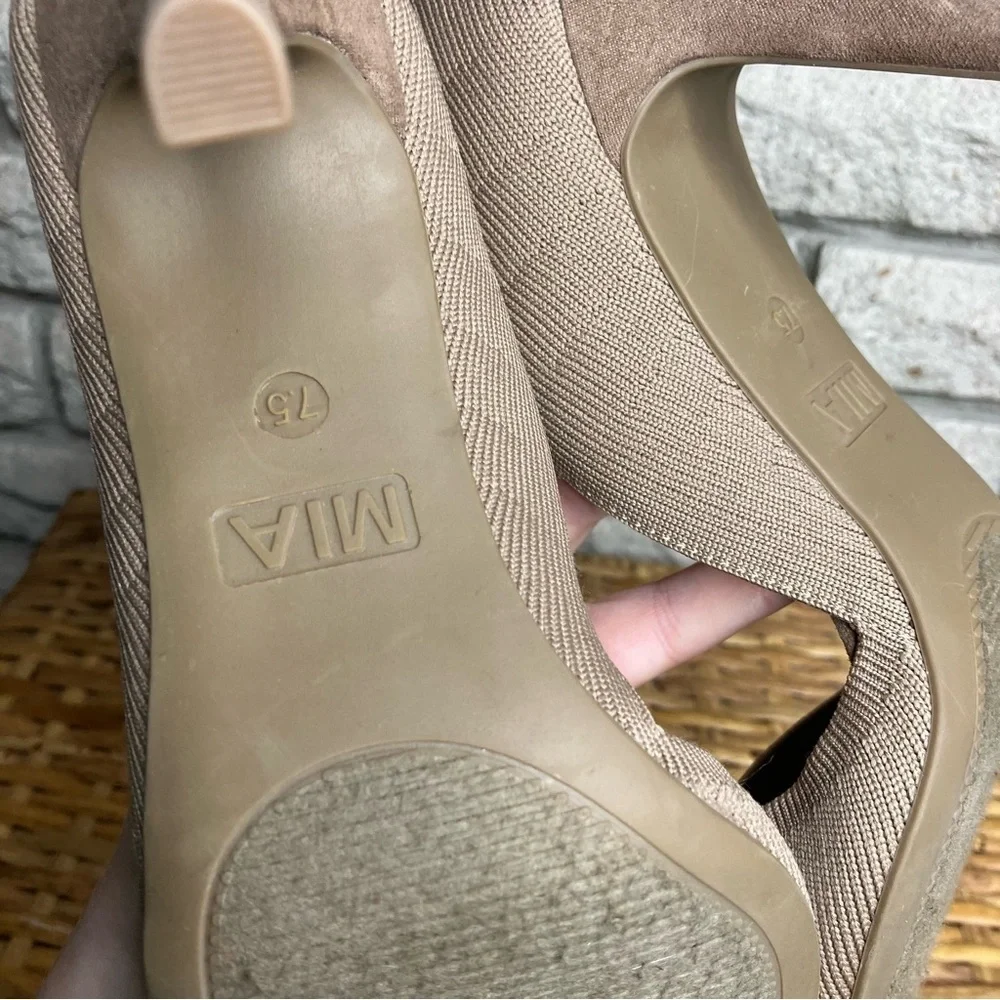 Mia Cia D’Orsay Pumps